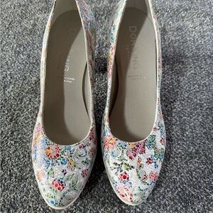Women's Floral Heels - Multicolor floral heel